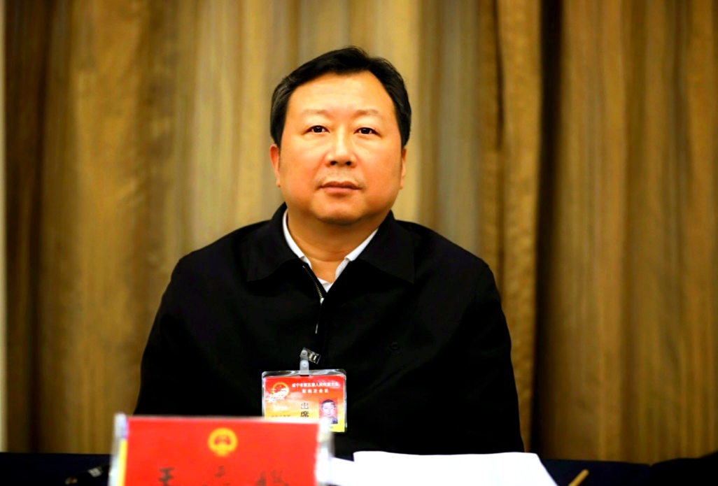 王远鹤接受中央省媒体采访时提出坚持发展第一要务做大做强咸宁经济