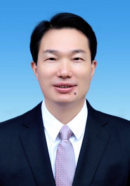 咸宁市新一届市委常委班子亮相