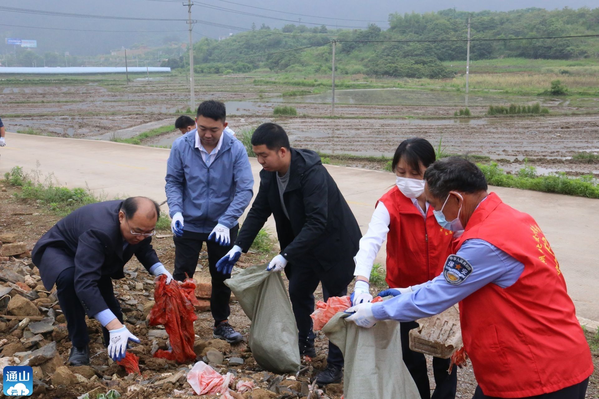 云上咸宁通山县大畈镇人大积极开展察民情聚民智惠民生活动