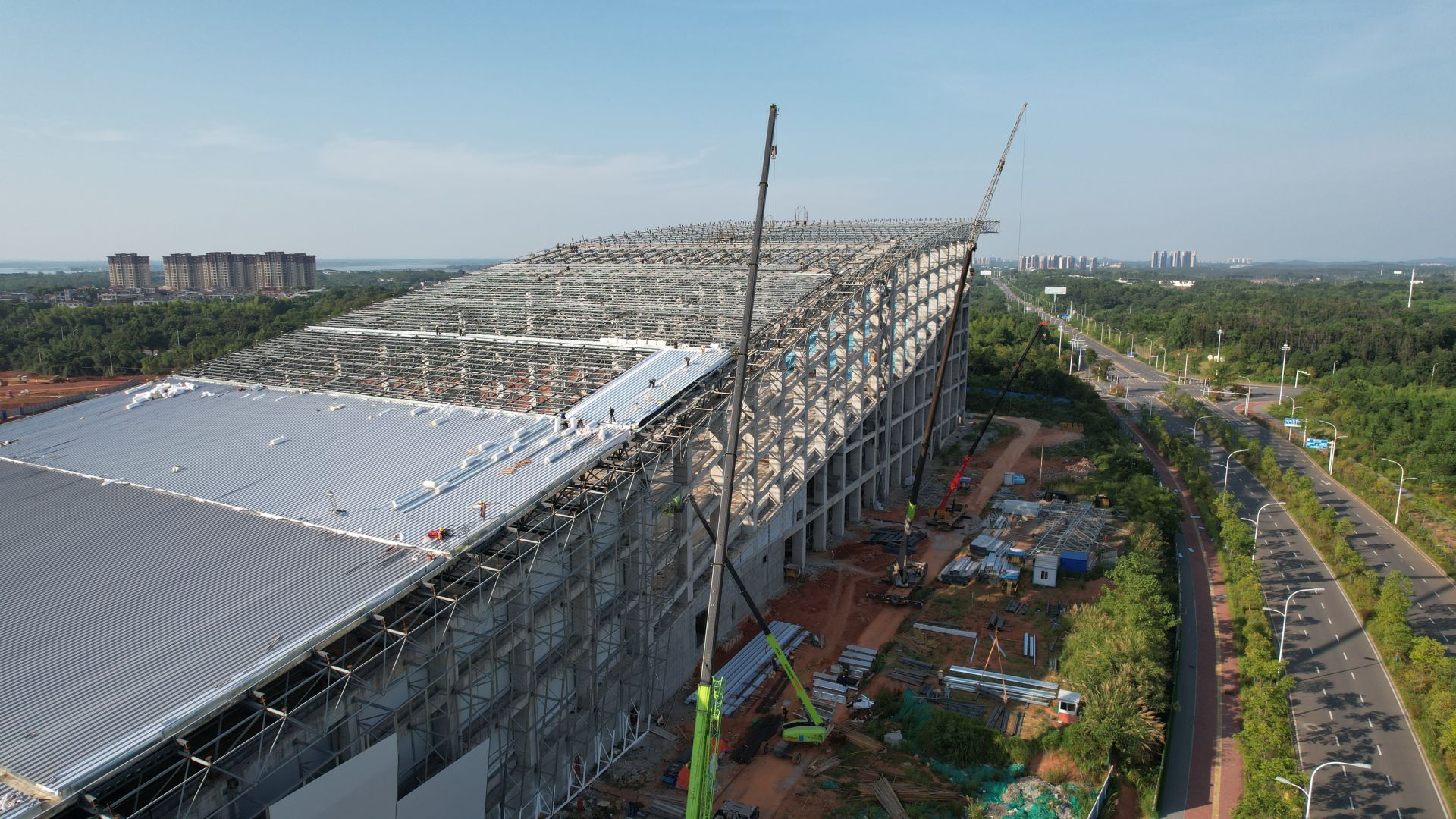 【战高温·我们在行动】咸宁际华园滑雪场项目加速推进 预计"十一"前