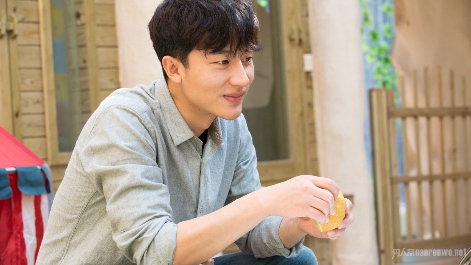 明星爱读什么书李健读古诗黄轩推荐木心