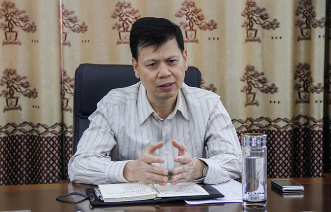 周谊群调研指导河湖长制推进工作