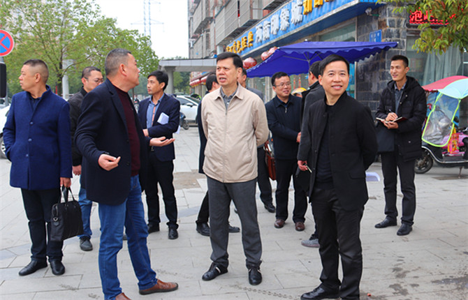 周谊群调研指导全国文明城市创建工作