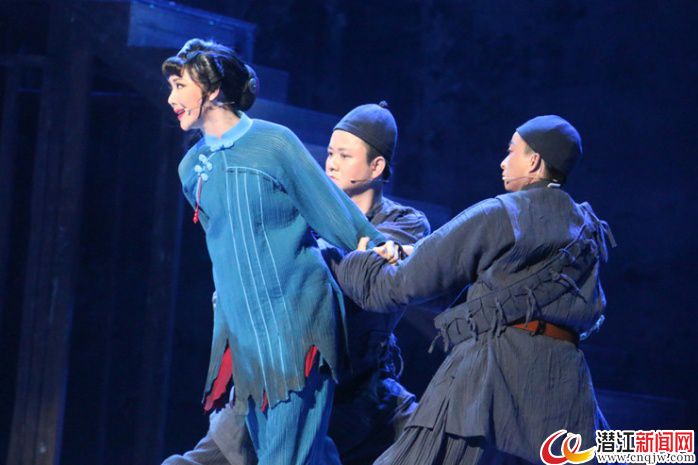 潜江原创大型红色题材花鼓戏红荷首次公演