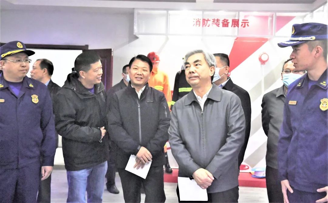 省人大常委会党组副书记,副主任梁伟年来潜开展《湖北省消防条例(修订