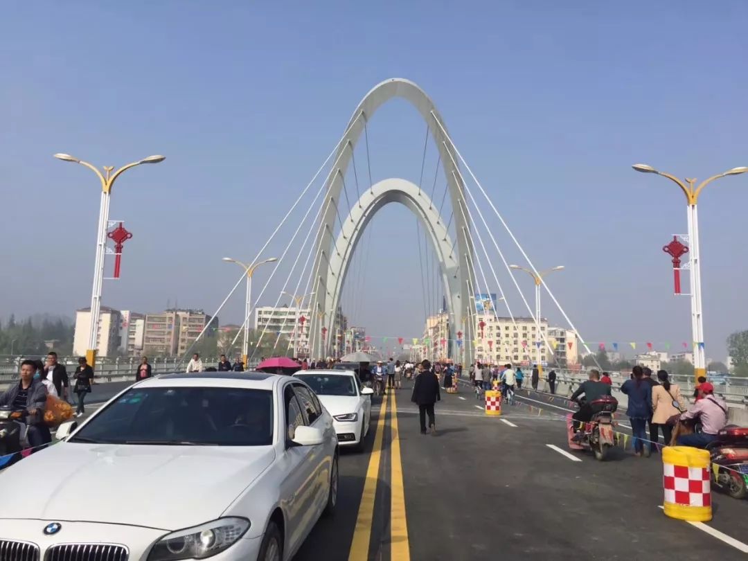 随州颜值最高桥梁——新水一桥昨日试通车!