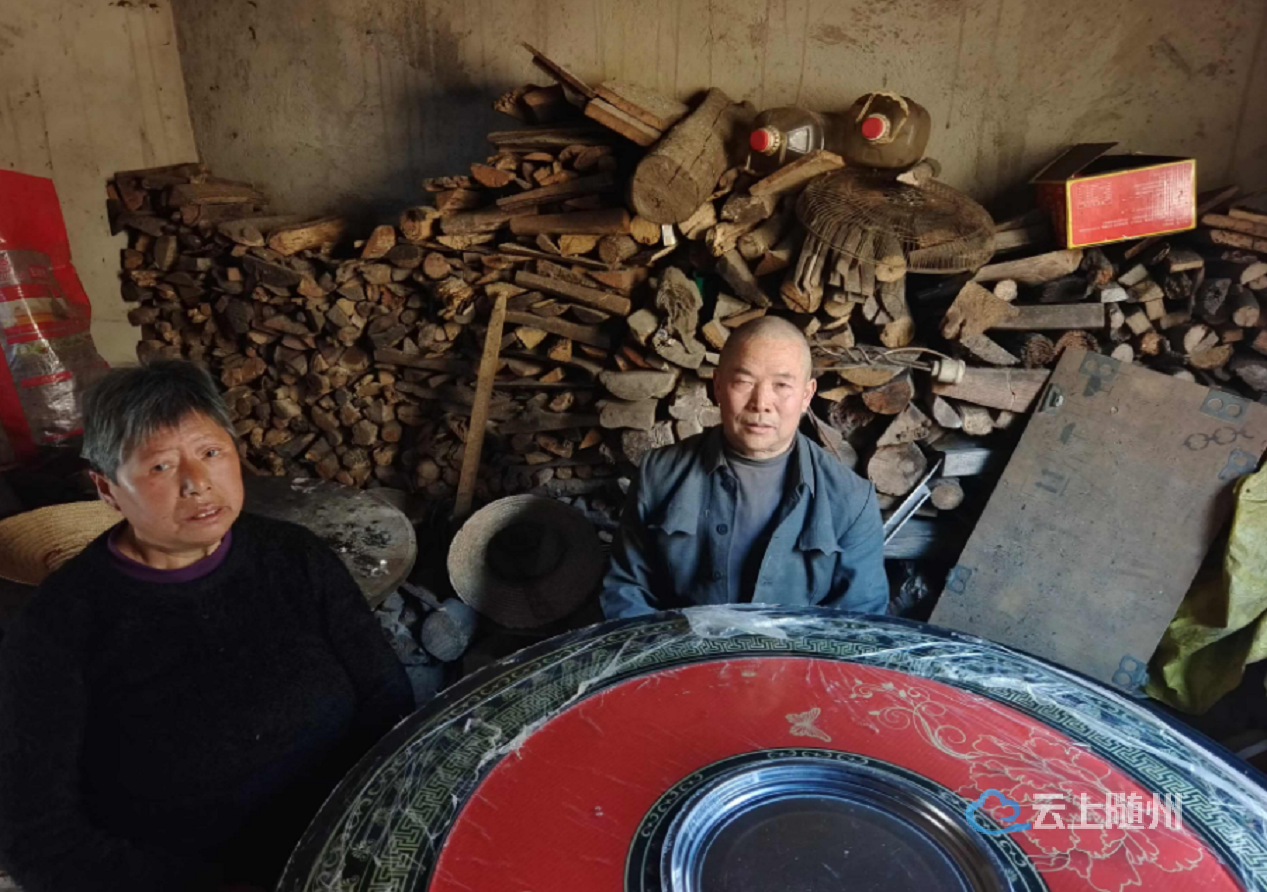 洪山镇:爱心在这里传递