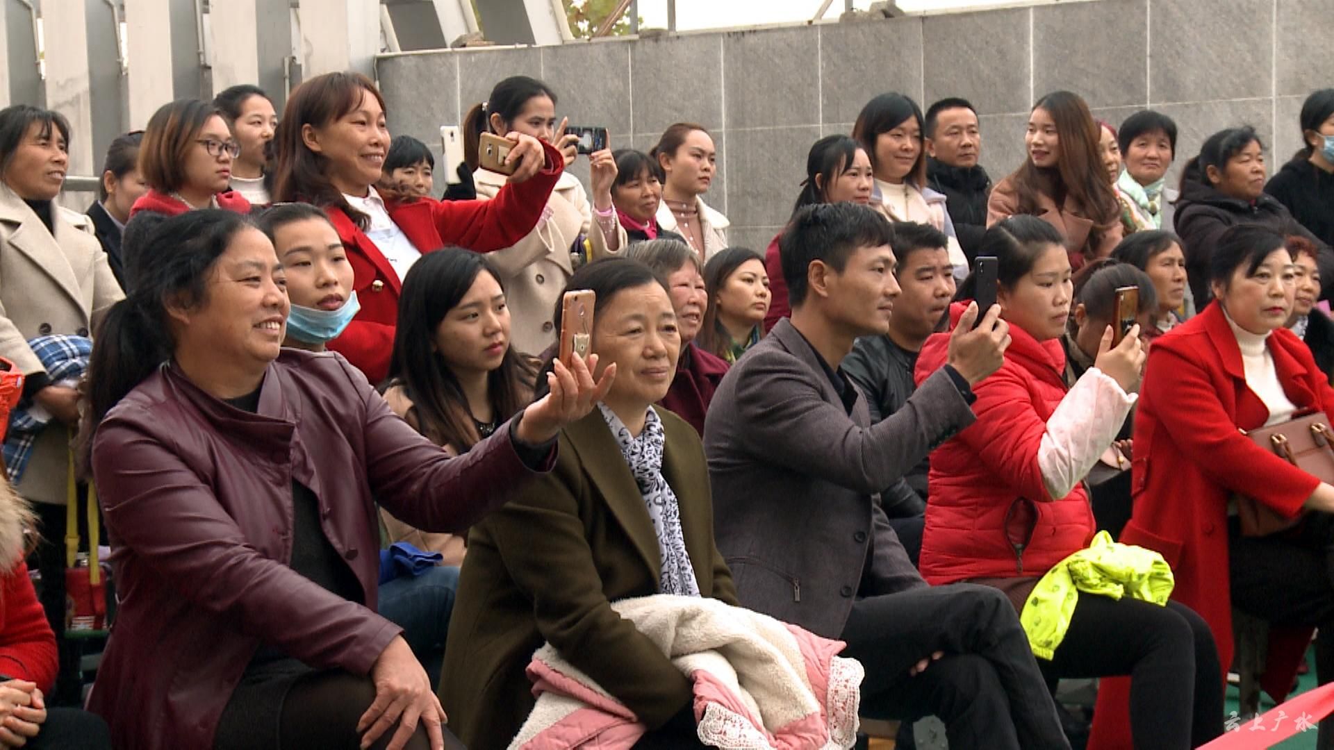 市實驗二小還組織部分教師到華中師範大學廣水附屬幼兒園參觀學習,以