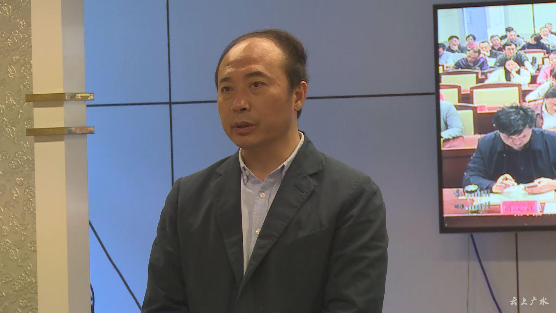 电视电话会后,何庆海就贯彻落实会议精神,做好我市减税降费工作提出