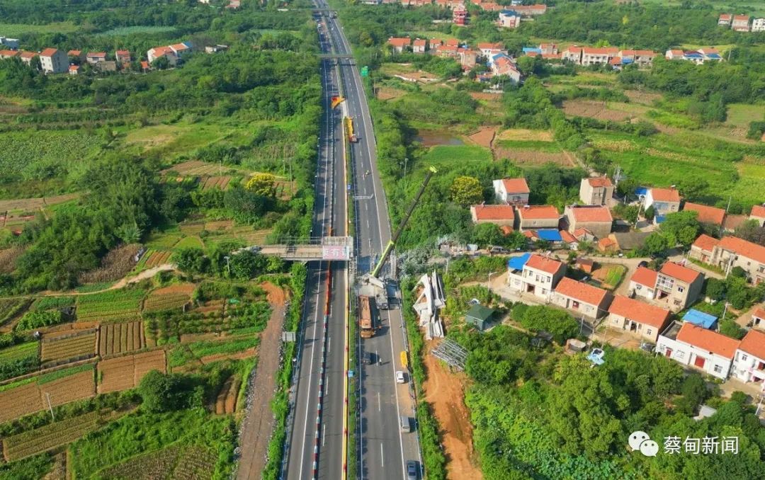 武天高速项目嵩阳枢纽互通两座既有预应力斜腿钢构天桥顺利拆除_云上