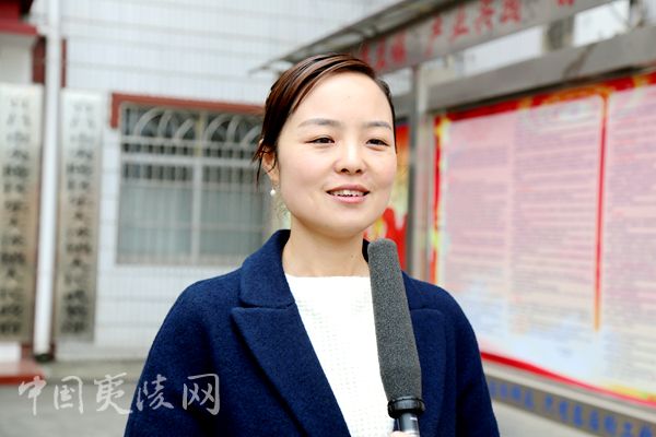 夷陵区实施路长制路长上路站好道路交通安全岗