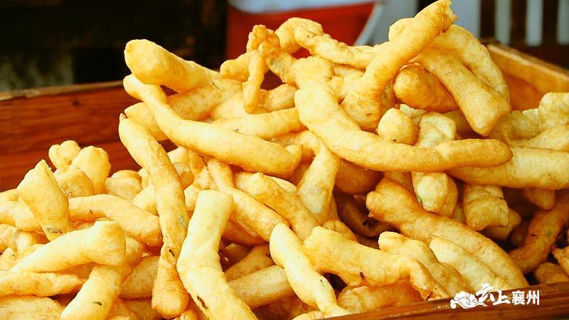 美食美客探寻老街的味道金黄的油馍筋不变的烟火气