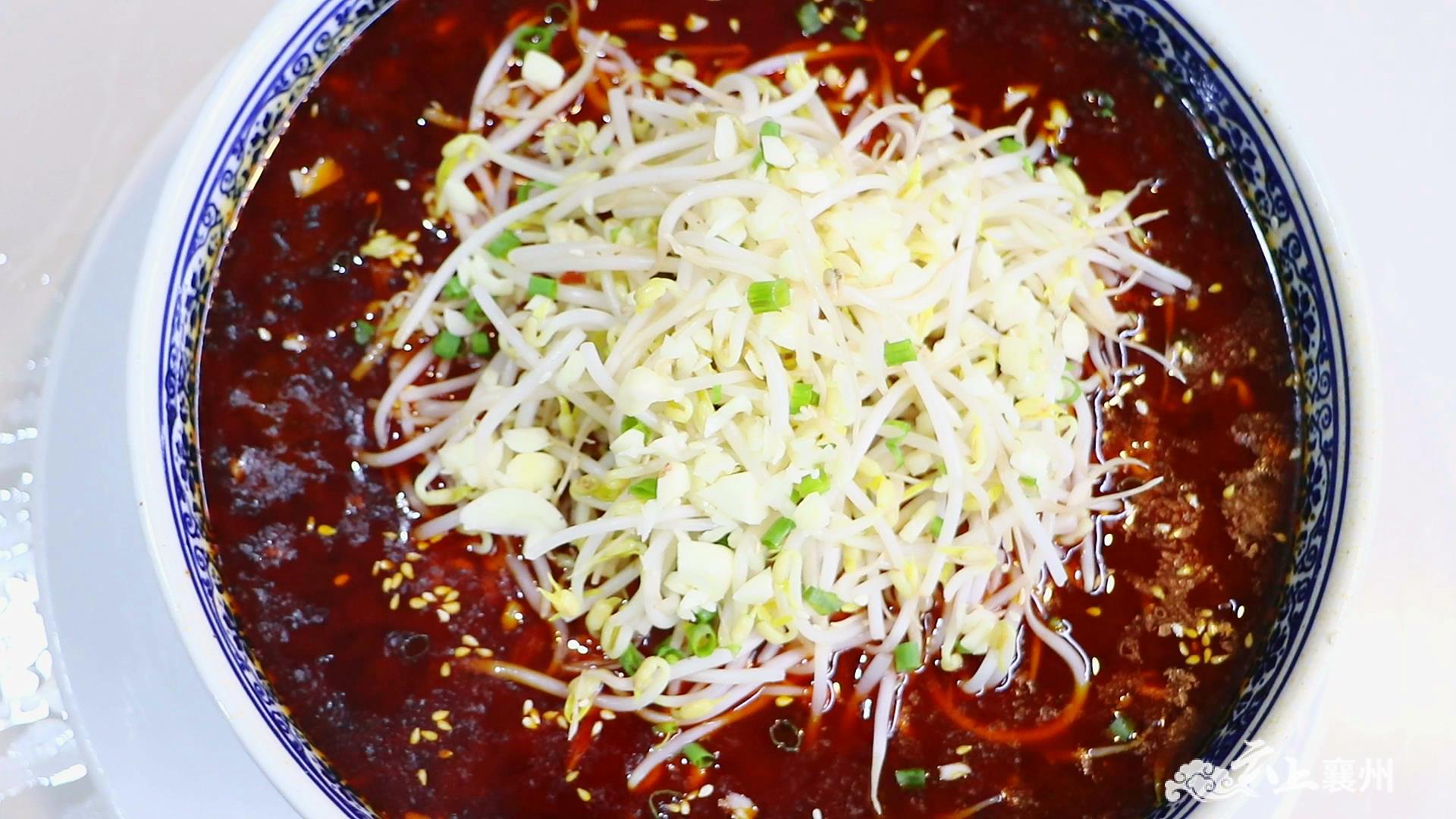 【美食美客】糊辣汤 油条 冒豆芽=郎瑟的襄州地道早餐味!_襄阳襄州网