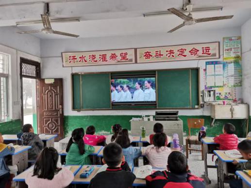 普查知识进校园小宣传员带万家双沟镇陈湾小学开展第七次全国人口普查