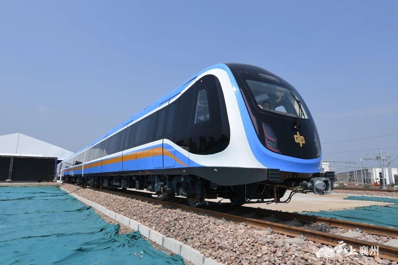 首列中国标准地铁列车下线_襄阳襄州网