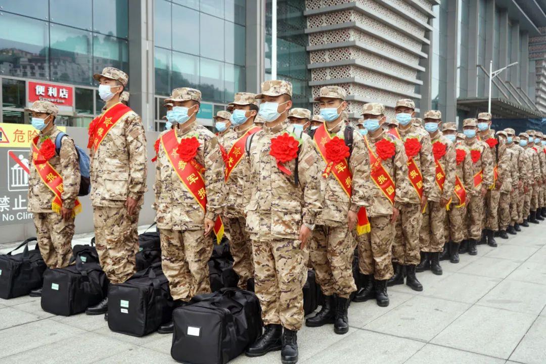 中国2021新式军装图图片
