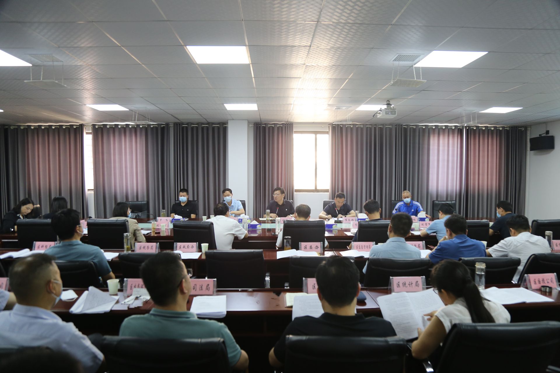 刘明锋主持召开全区2022年第四次招商引资项目评审会