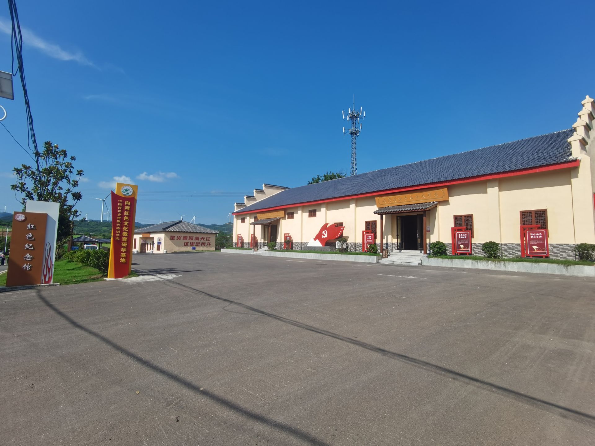 近年,黄龙镇人大积极行动,扎实开展共同缔造代表主题实践活动,展现