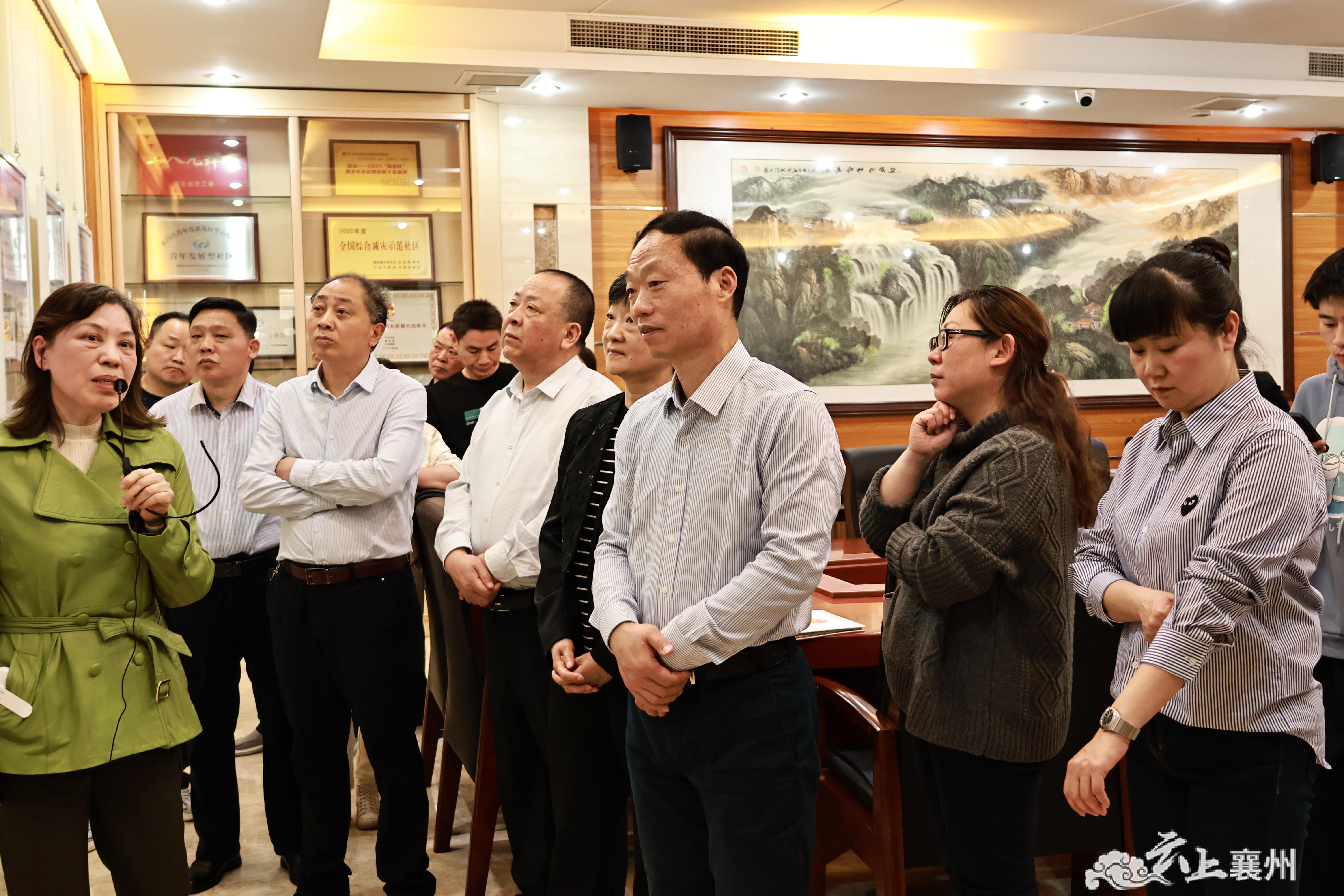 3月29日,区人大常委会主任张双成带领考察组一行11人赴武汉市武昌区