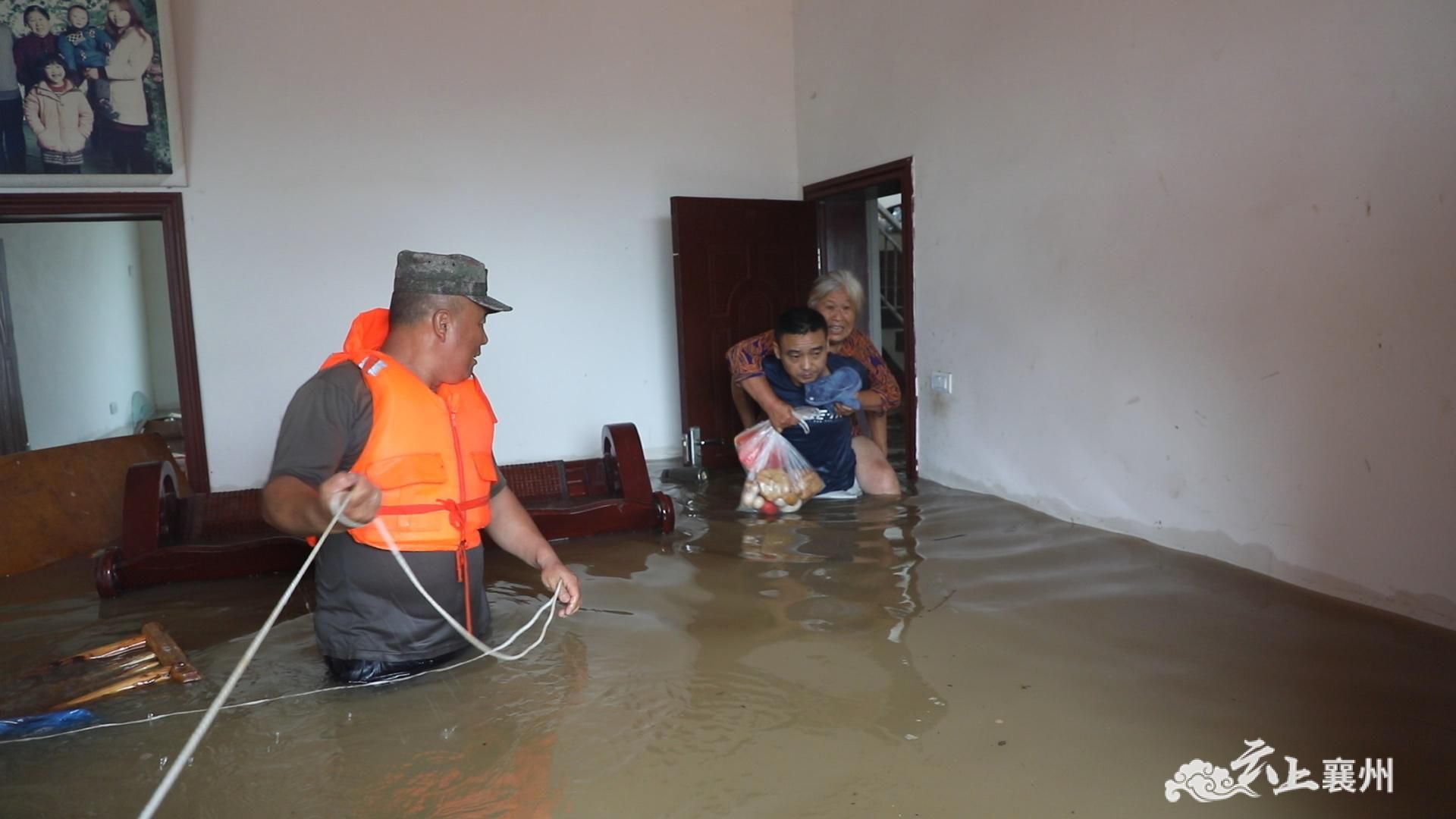 闻令而动!襄州民兵持续奋战在防汛救灾一线