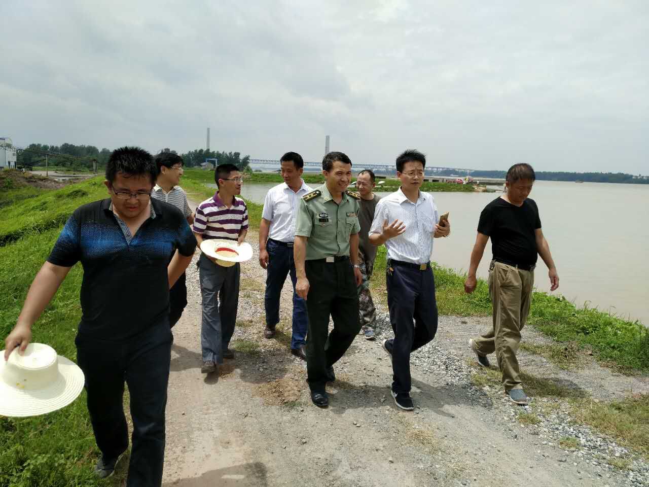 万小勇到堵城镇指导防汛工作