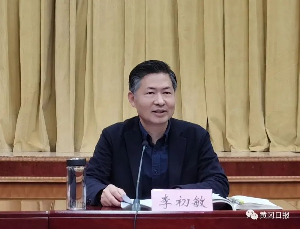 记者节黄冈庆祝第21个中国记者节座谈会召开来听听他们的心里话