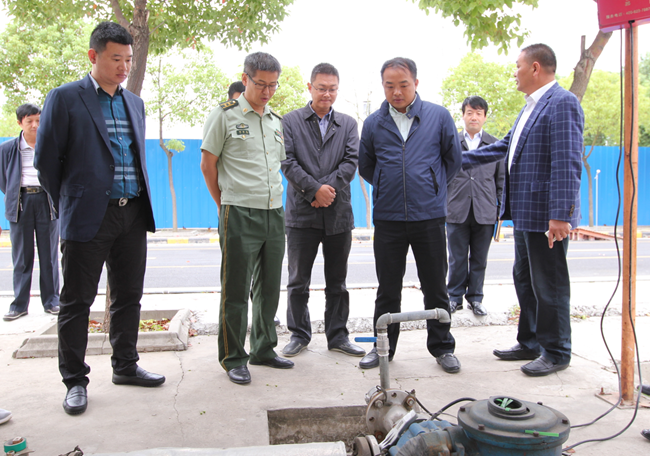 9月29日上午,区领导余海群,李十周带领区直有关部门开展安全生产大