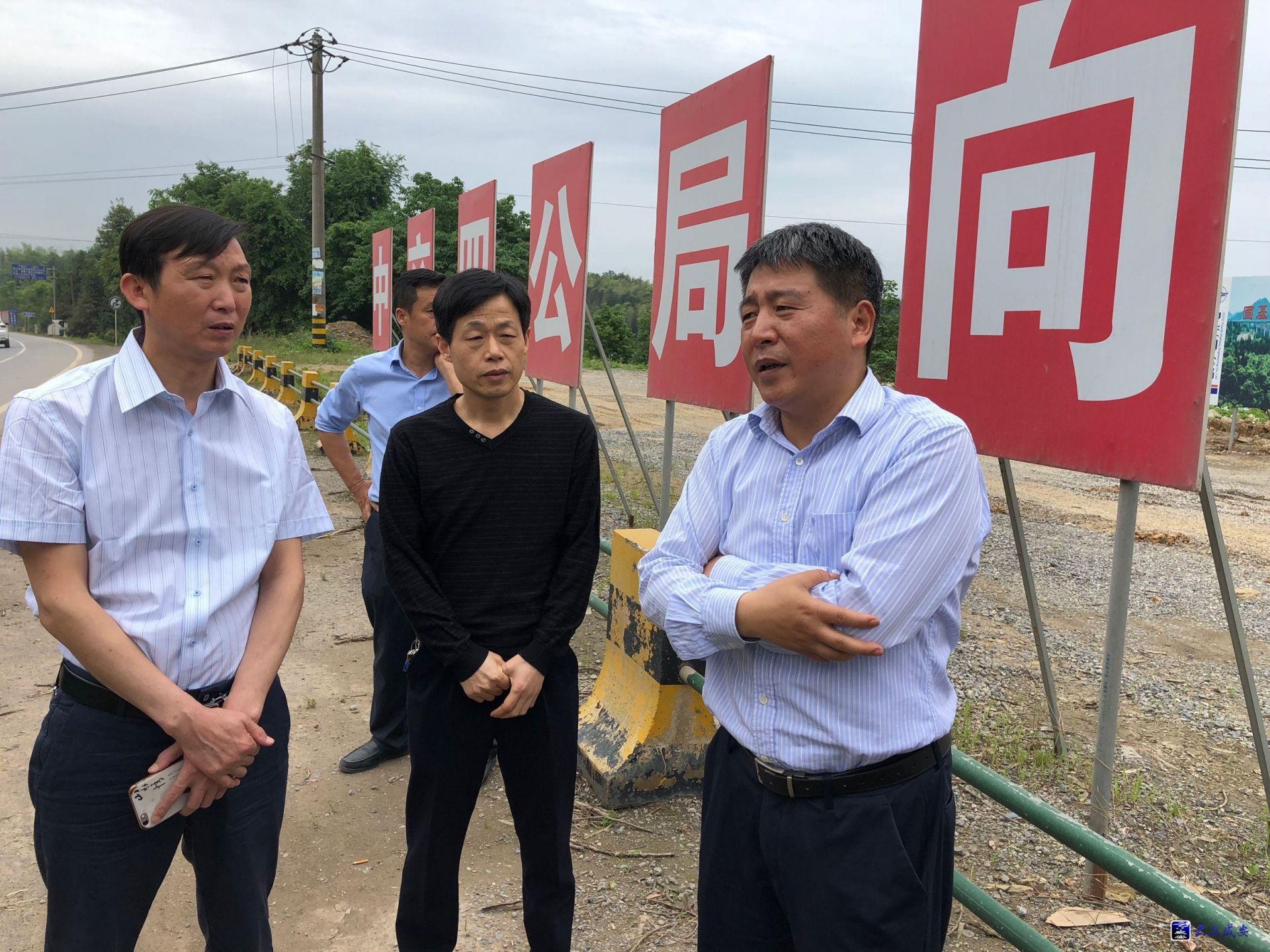 李文波调研督办城区及107国道人居环境整治