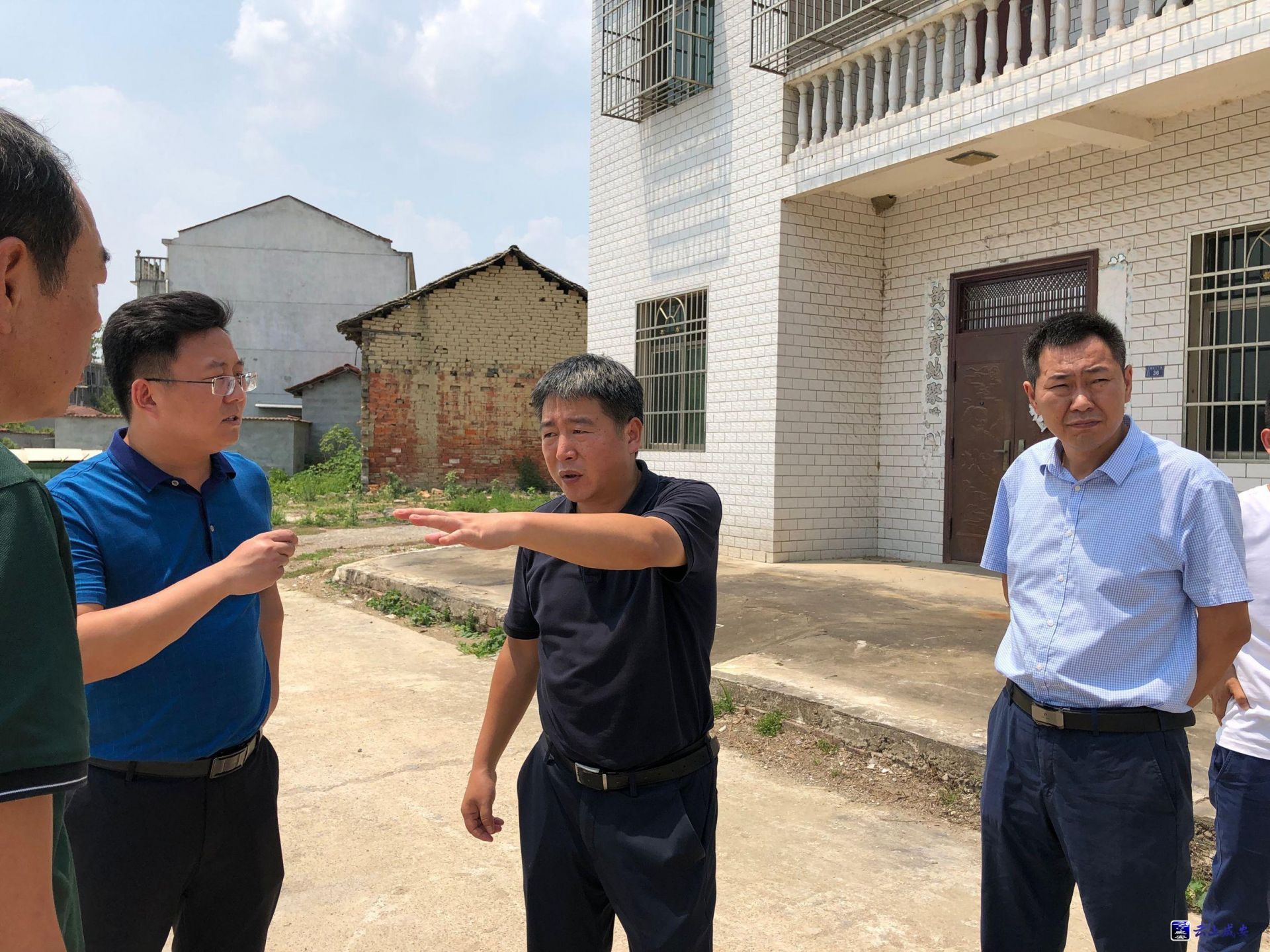 李文波赴双溪桥镇开展不忘初心牢记使命主题教育先学先改专项整治活动