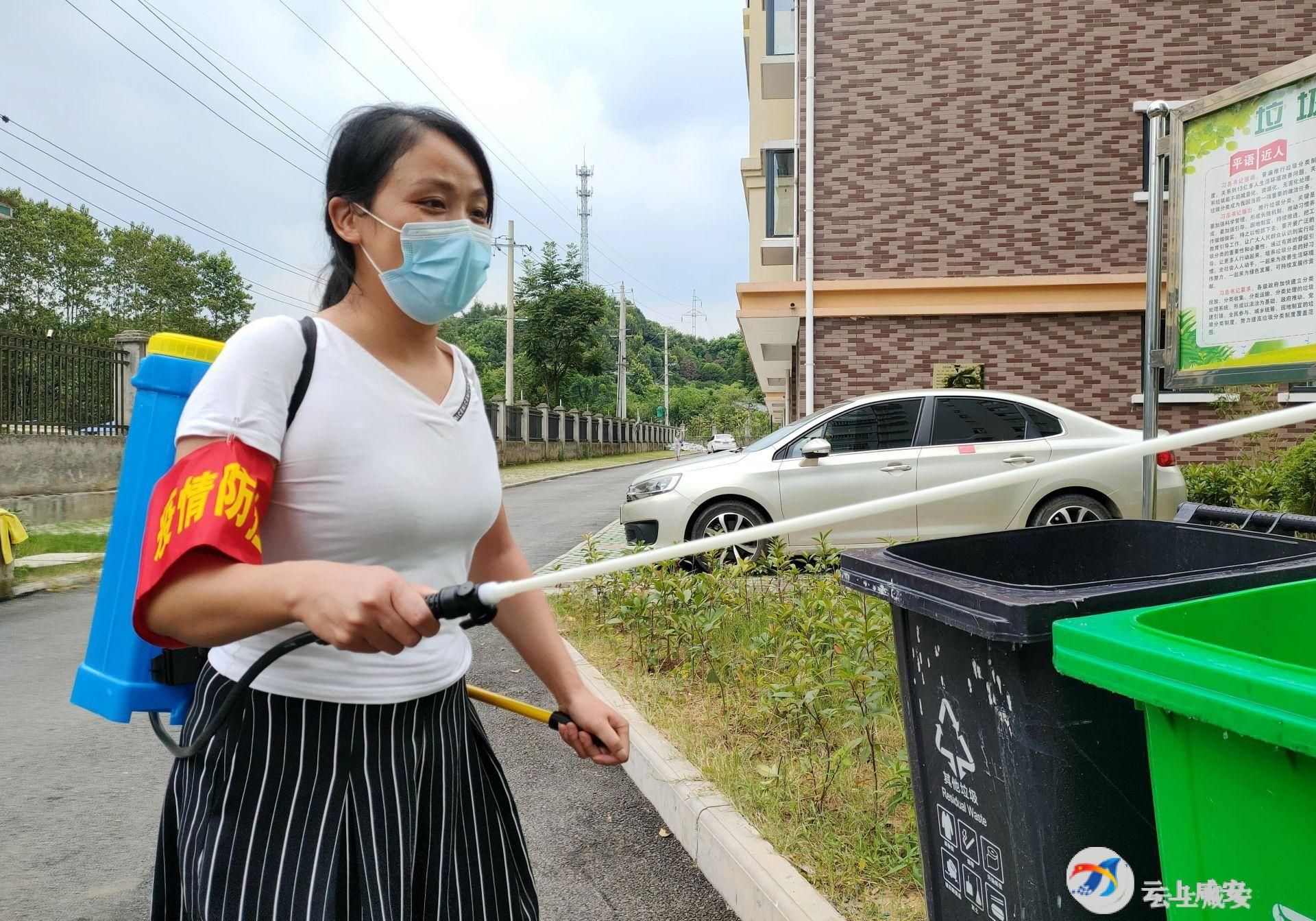 以心换心贴心服务物管客服经理郑三三的秘密武器