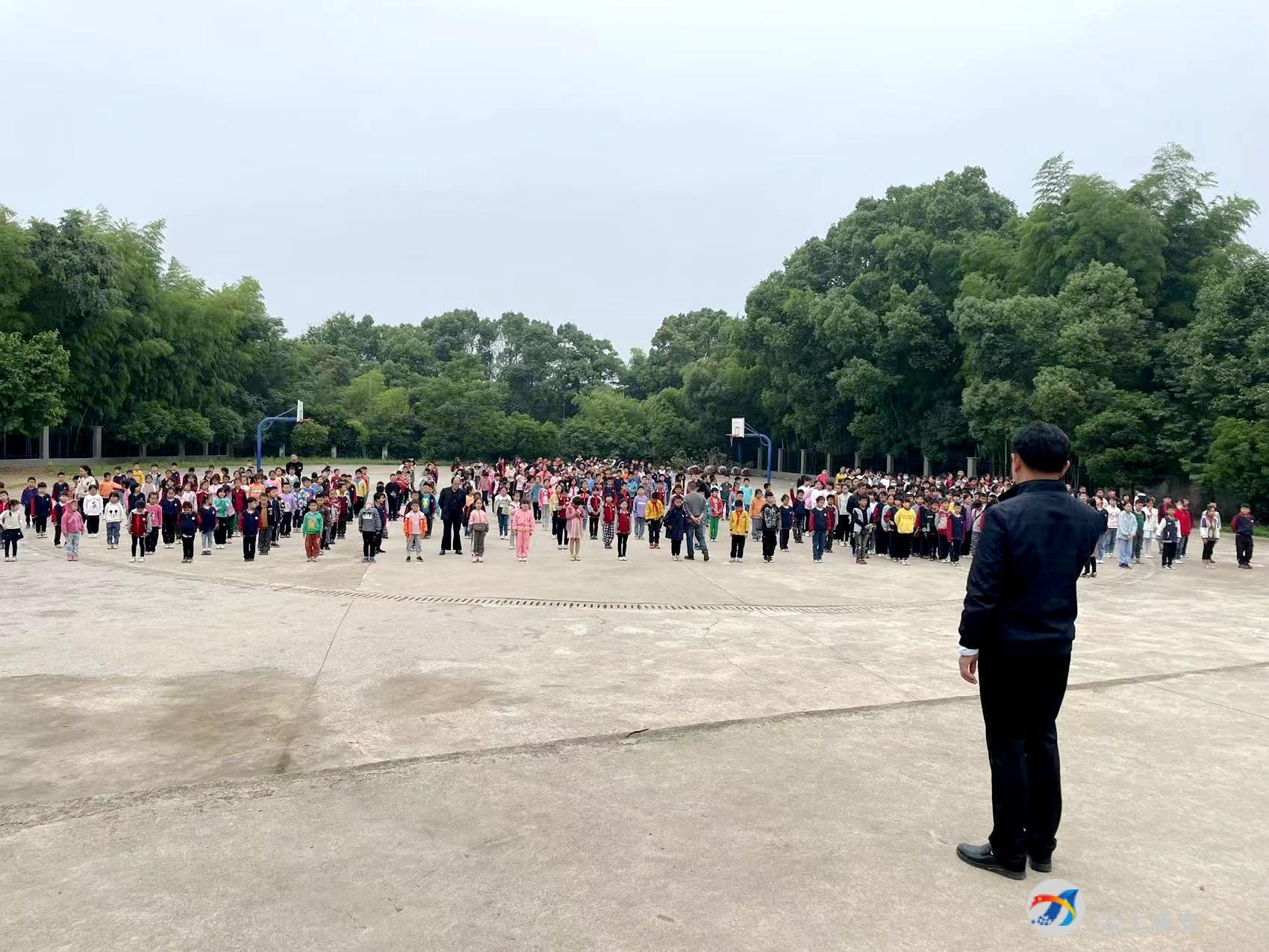 铁铺小学防灾减灾记心间校园演练保安全