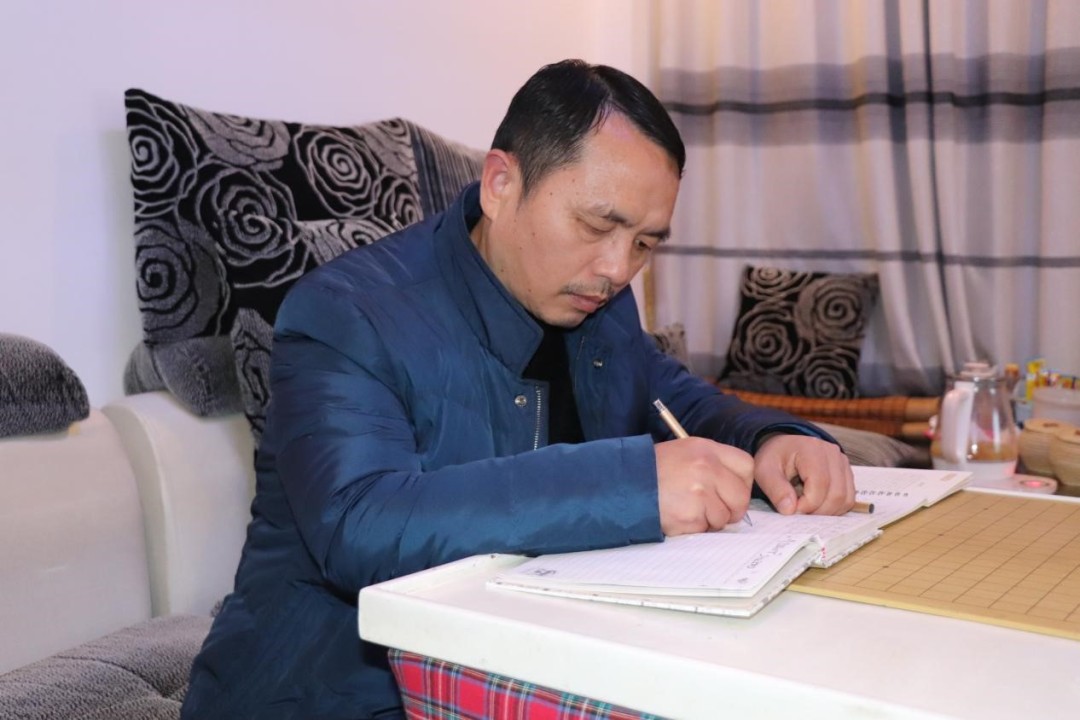 陈亚平.jpg