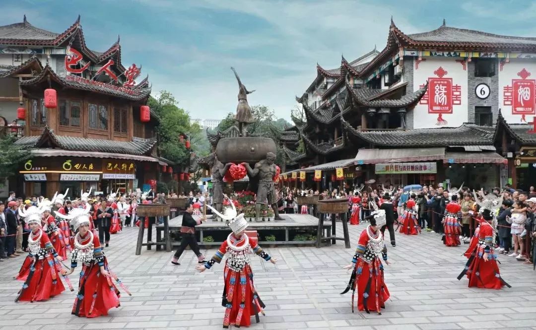 全新剧献土家女儿城开城仪式土苗迎宾每日隆重上演