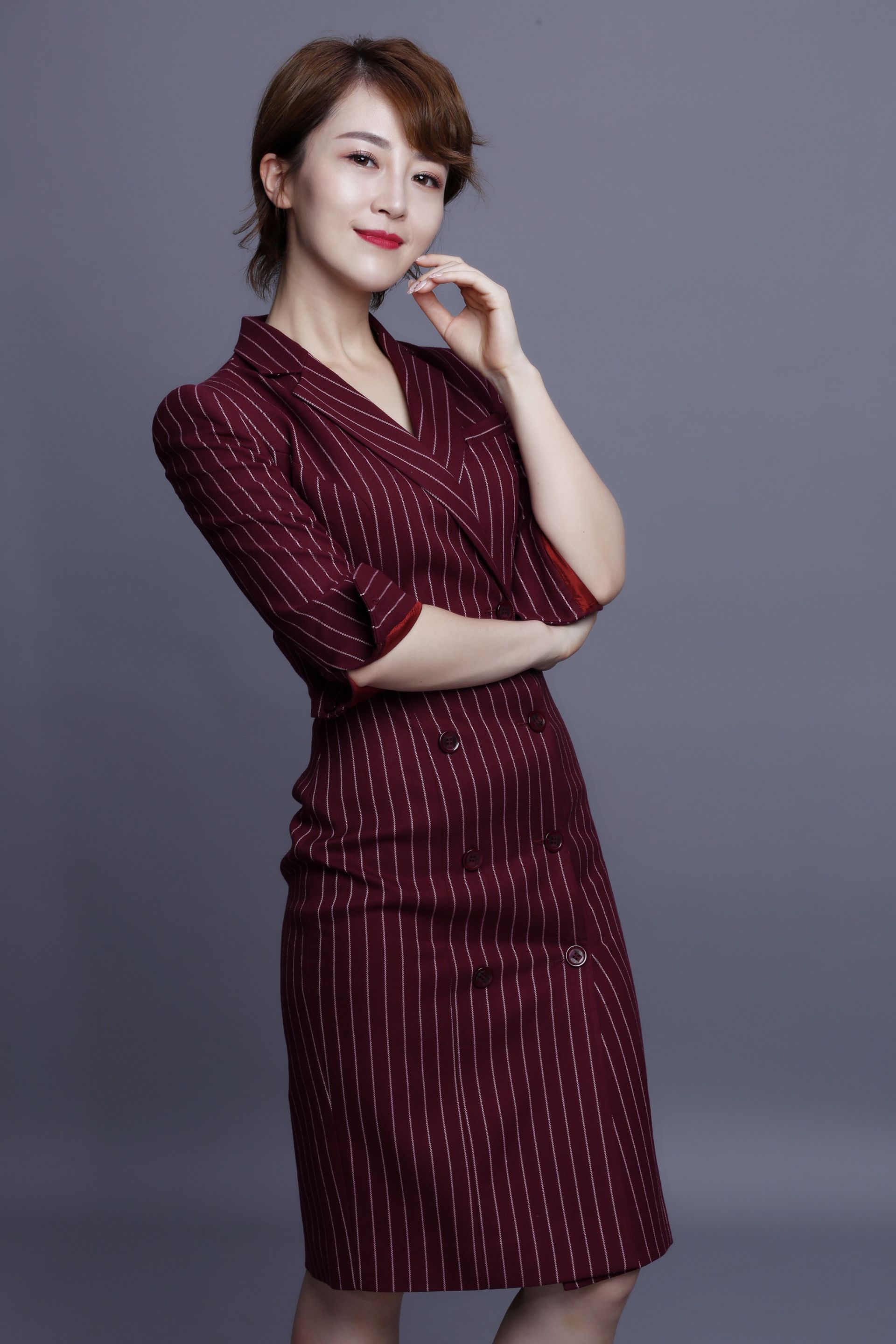 湖北电视综合频道主持人吴瑾怡