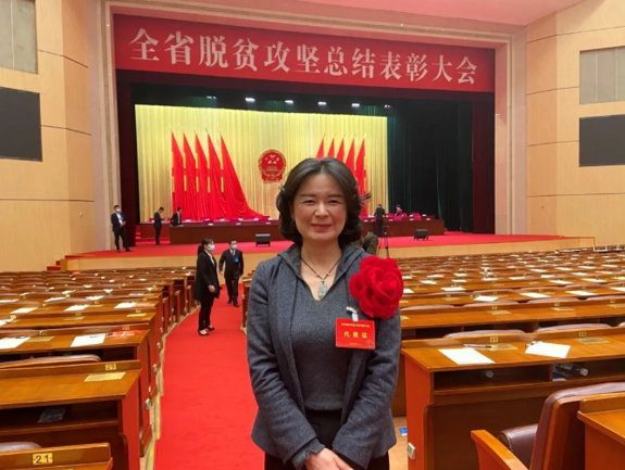 我台记者李丽获评全省脱贫攻坚先进个人-湖北广播电视台官方网站