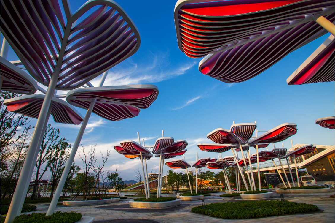 园博园广场花瓣造型景观一方面,壮士断腕.