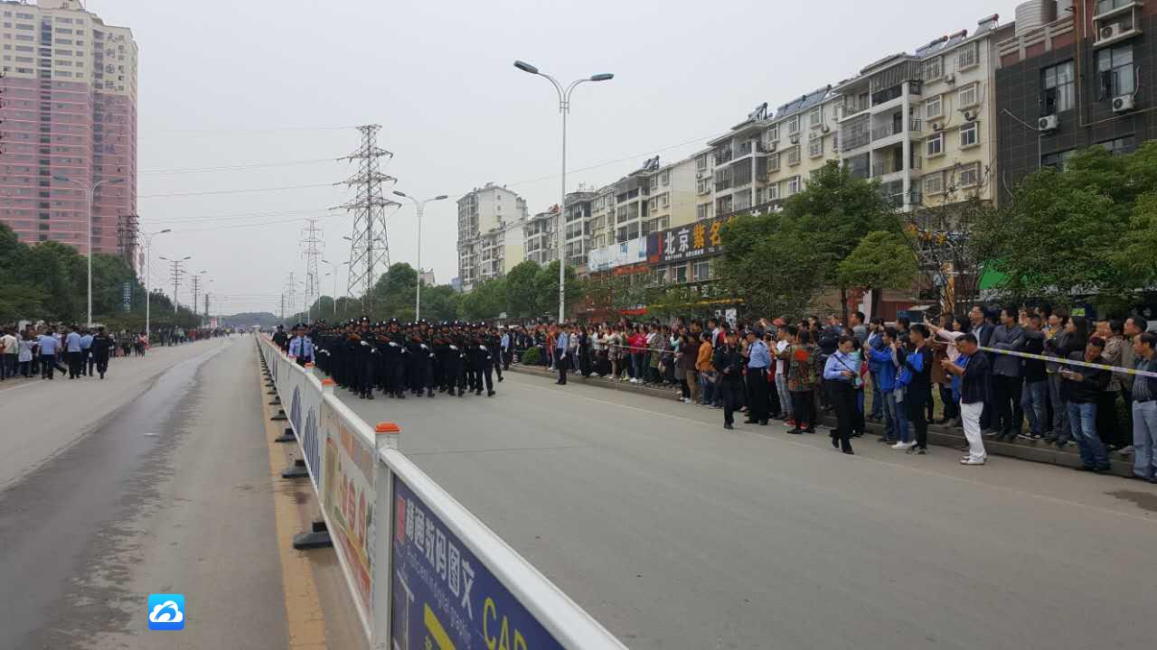 直播大冶108案12嫌犯全部到案正指认现场