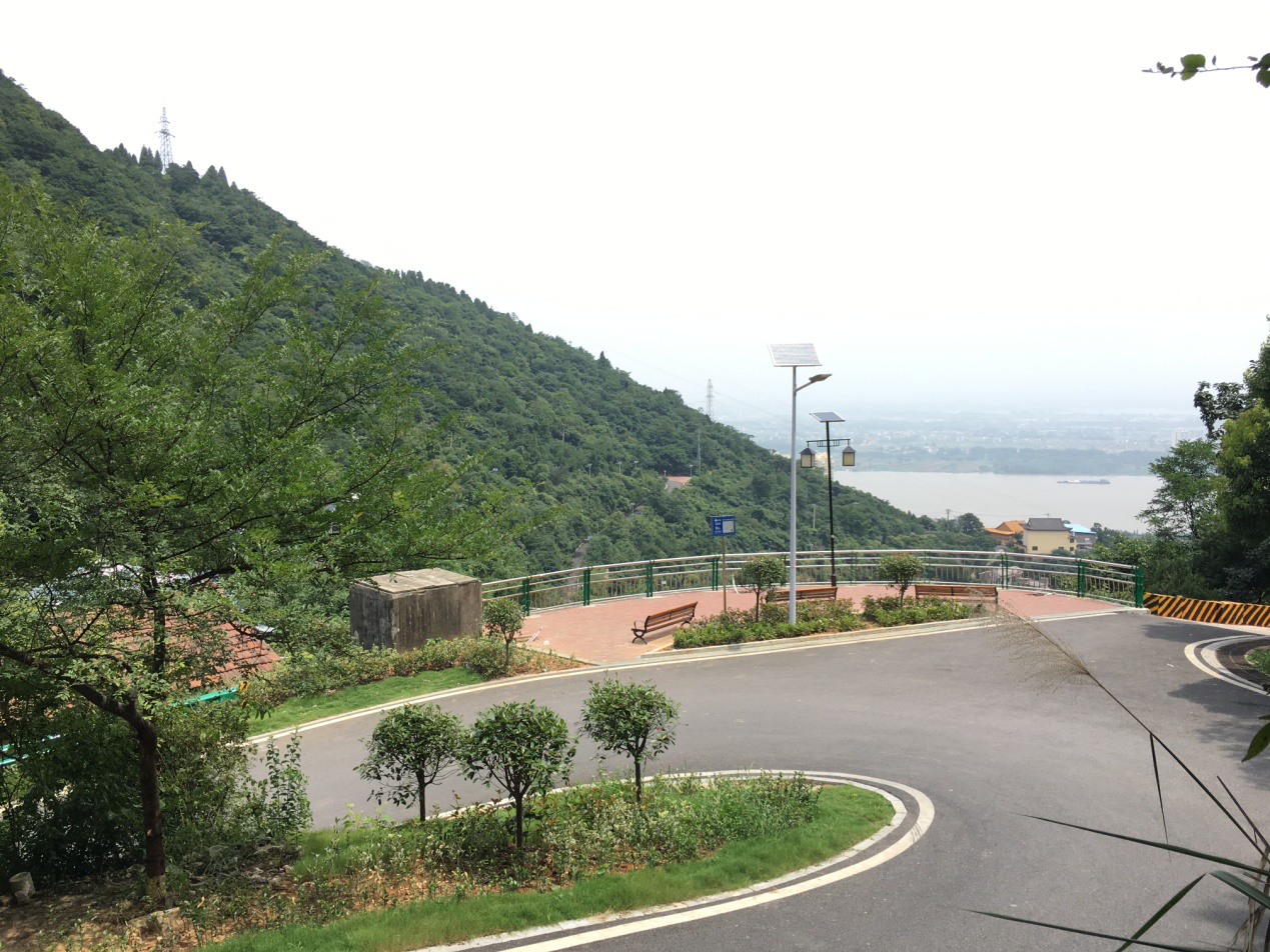 这个五一沿着普通公路看黄石美景