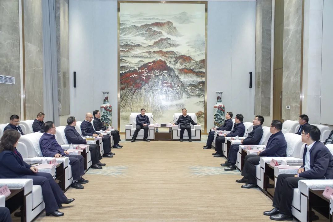 吴之凌与新疆维吾尔自治区博州党政代表团一行座谈