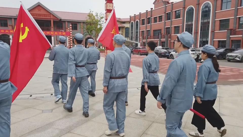 【新闻直通车】文明之光·点石成金 | 全国文明村曹家晚：红色基因活起来 文旅融合谋发展