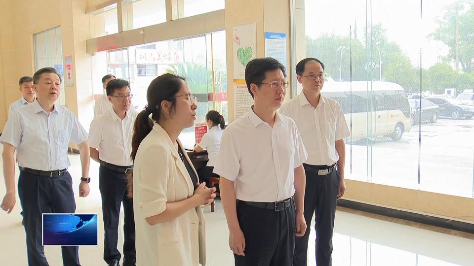 郄英才调研检查深入贯彻中央八项规定精神学习教育开展情况 坚持问题导向一体推进学查改 持续推动学习教育走深走实