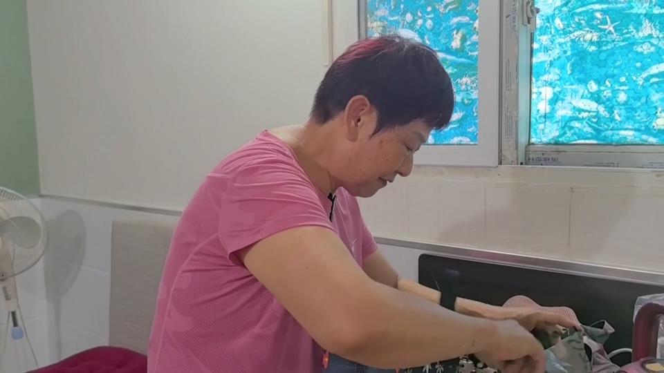 【新闻直通车】文明之光 点石成金·文明打卡计划 | 居民陈光荣：家门口的小公园真美丽！