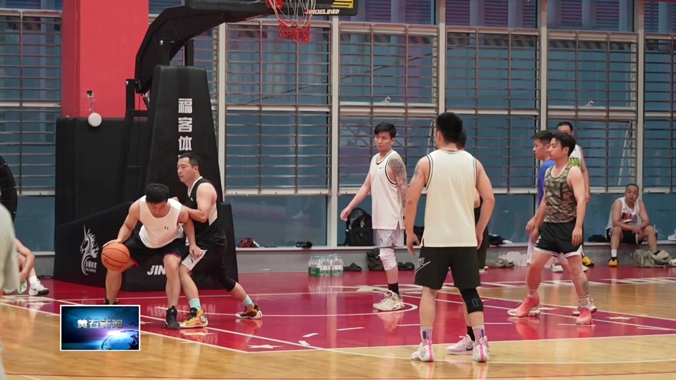运动中心“练”起来 夜间体育活动聚人气