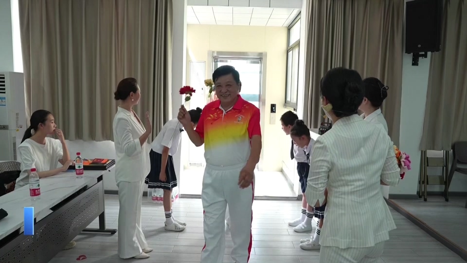 【新闻直通车】关爱保护未成年人健康成长 | “小不点”学礼仪 做个知书达理的“黄小石”