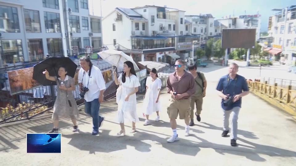 美中文化交流使者来我市 沉浸式感受城市发展新韵