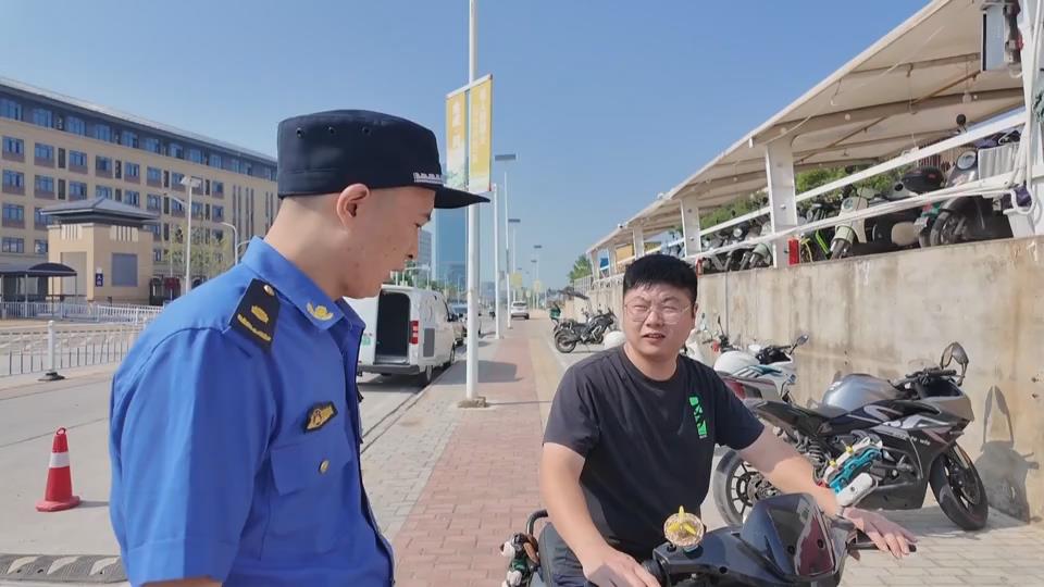 【新聞直通車】校門口停車亂？城管來破局！