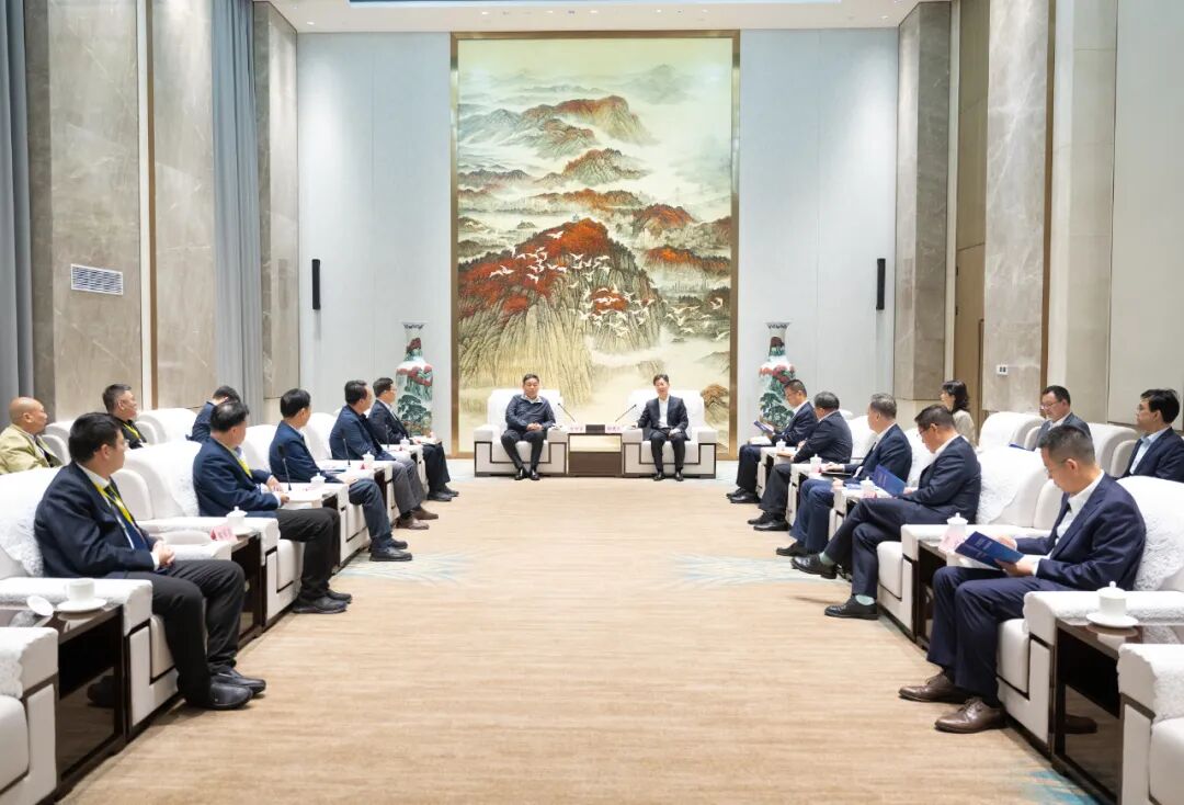 郄英才吴之凌与参加第三届黄石楚商大会代表座谈