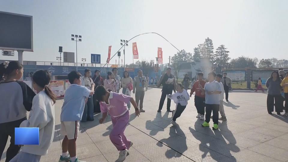 【新闻直通车】全民健身 | 赶鸡入笼 接力插秧 茗山乡这场“农趣”运动会“土味”十足