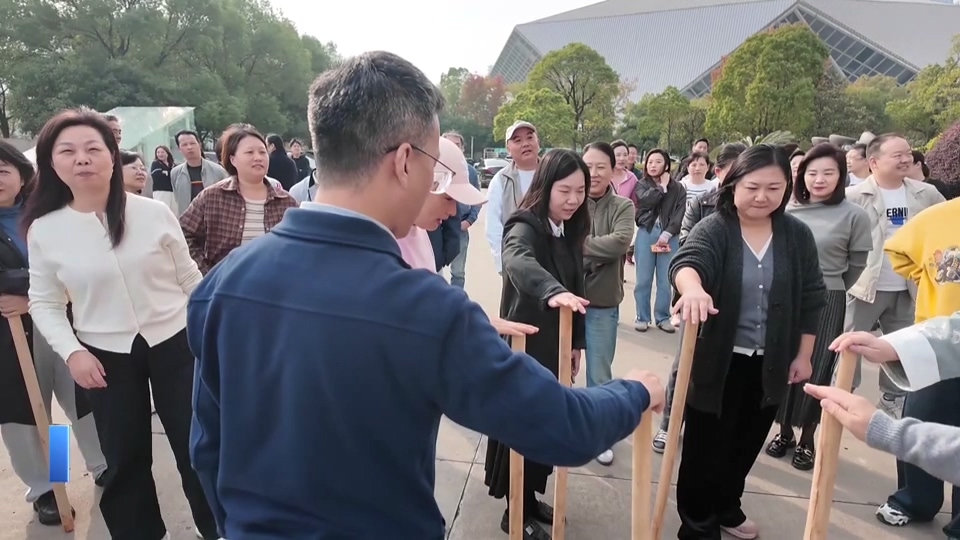 【新闻直通车】黄石融媒：能文能武 趣味运动会献礼记者节