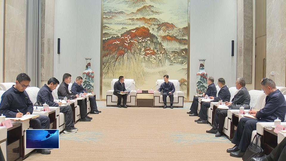 郄英才与西藏曲松县党政代表团一行座谈